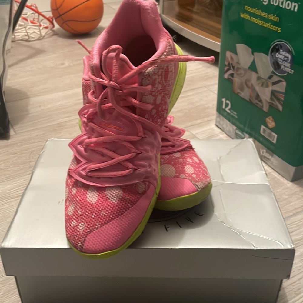 Kyrie 5 sneakers for kids Patrick star